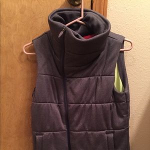 NWOT The North Face vest